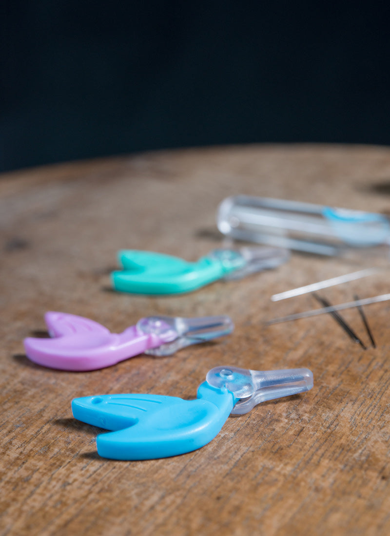 Hummingbird Needle Threader