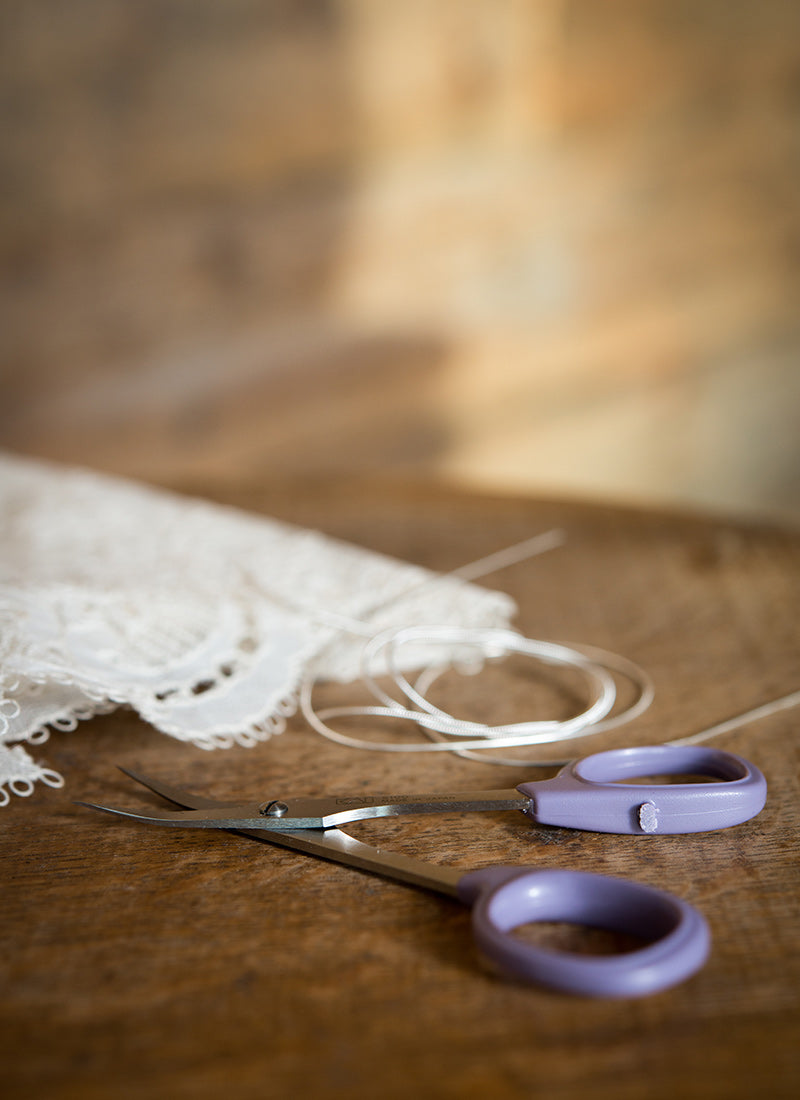 Curved Tip Scissors