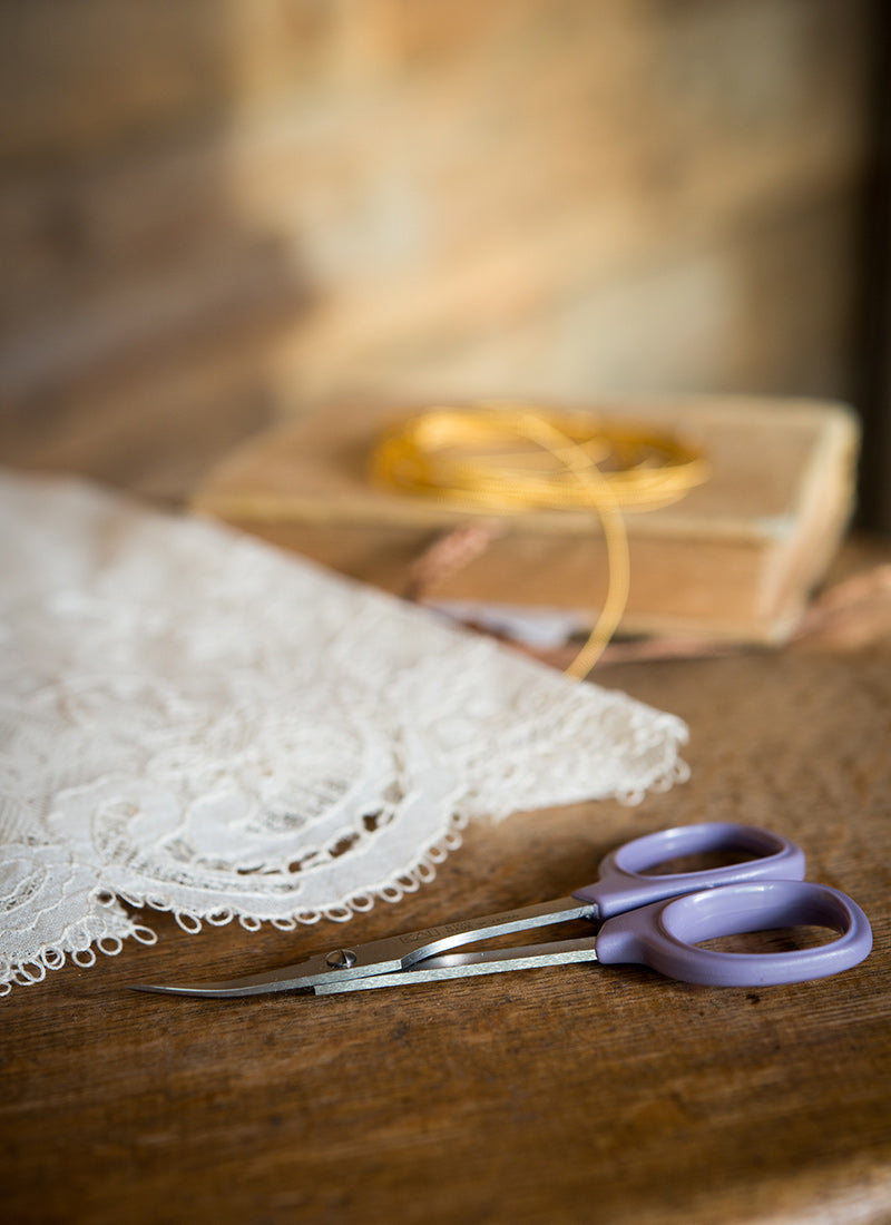 Curved Tip Scissors