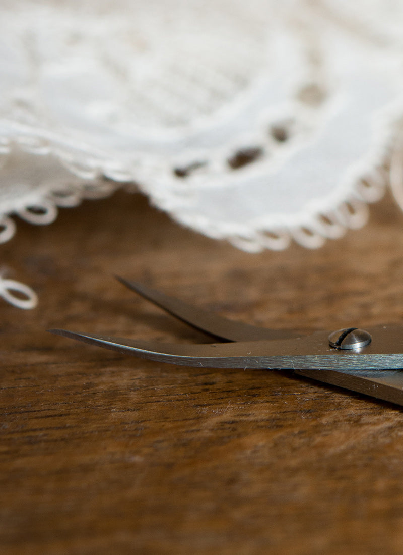 Curved Tip Scissors