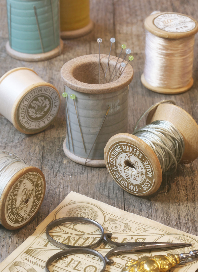 Cohana Ceramic Thread Spool Pin and Needle Holder