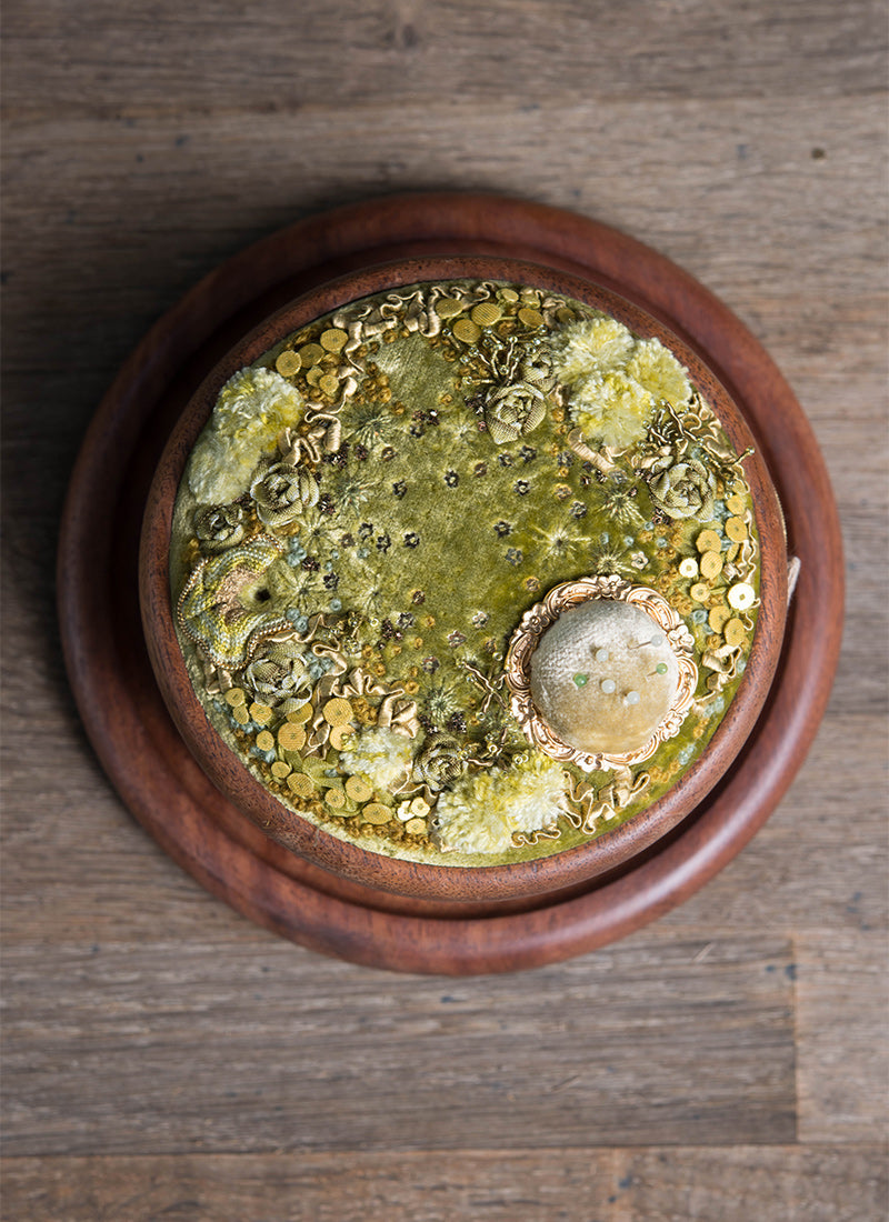 Mossy Hillock for the Wren Étuis Embroidery Kit