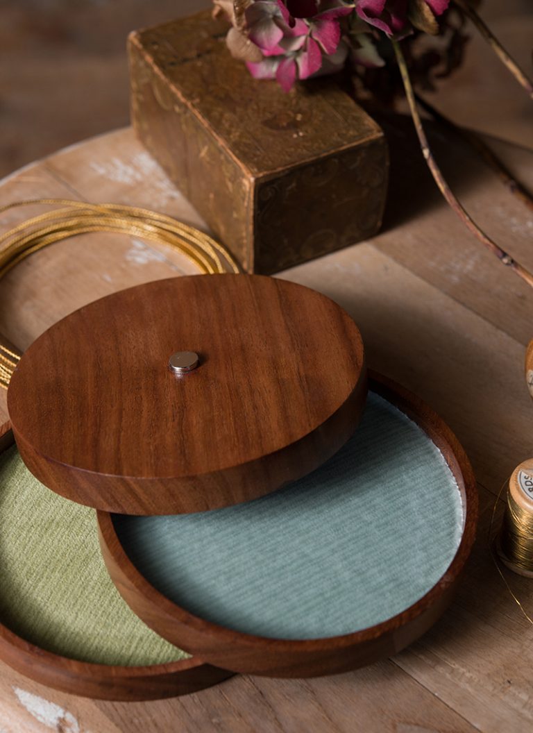 Wooden Bead and Purl Cutting Tray, with (Large) Jenny Adin